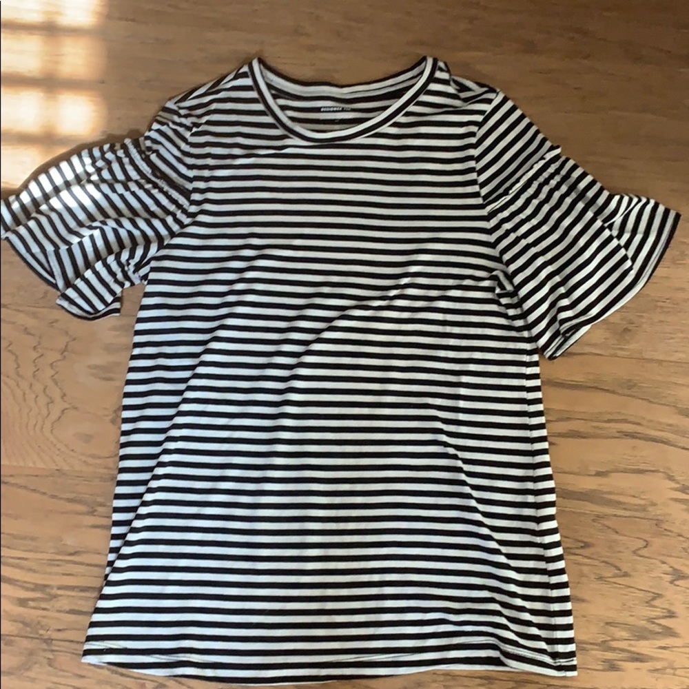COPY - Banana republic top black white  flutter s…